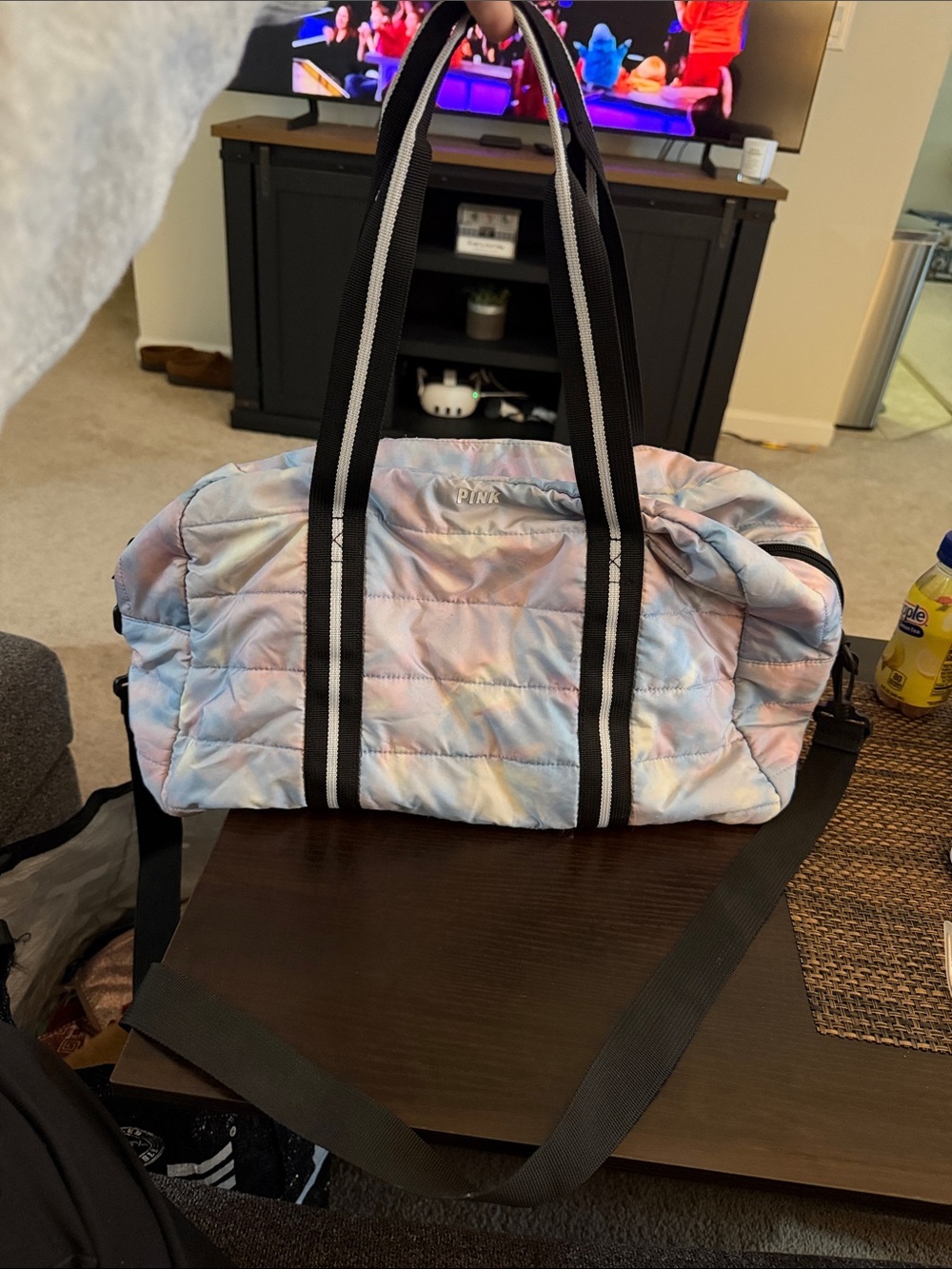 Victoria's Secret PINK Rainbow Cloud Print quilted duffle bag - Picture 2 of 12